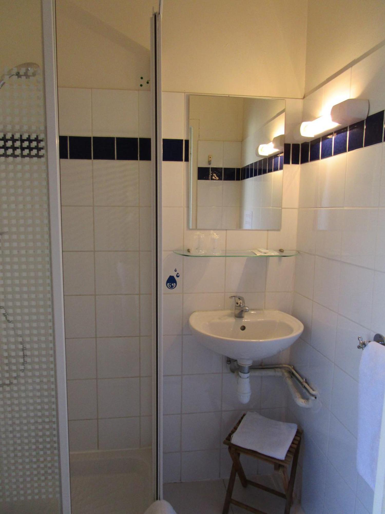 Hotel Des Poetes Avec Parking Sur Reservation Béziers Dış mekan fotoğraf