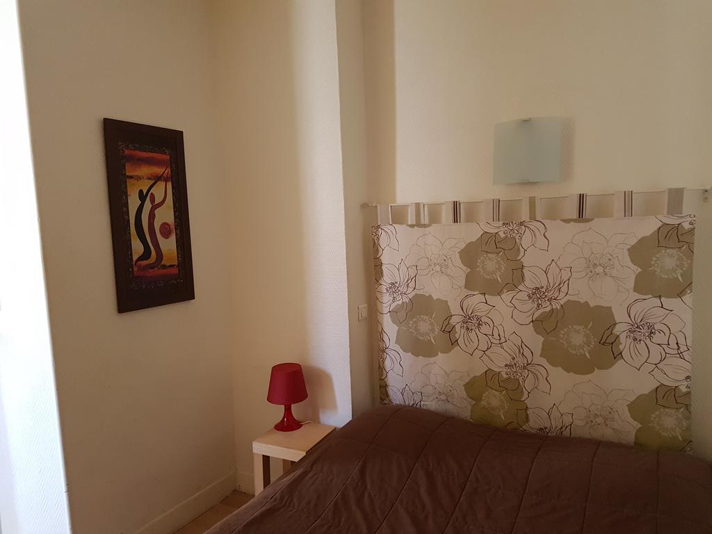 Hotel Des Poetes Avec Parking Sur Reservation Béziers Dış mekan fotoğraf