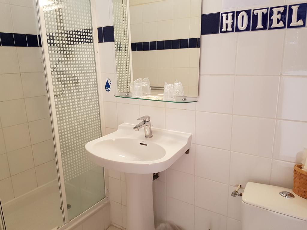 Hotel Des Poetes Avec Parking Sur Reservation Béziers Dış mekan fotoğraf
